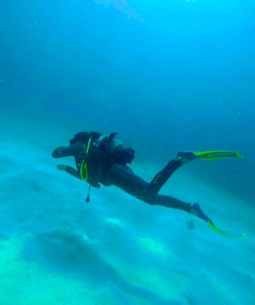 swimming in sakatia island